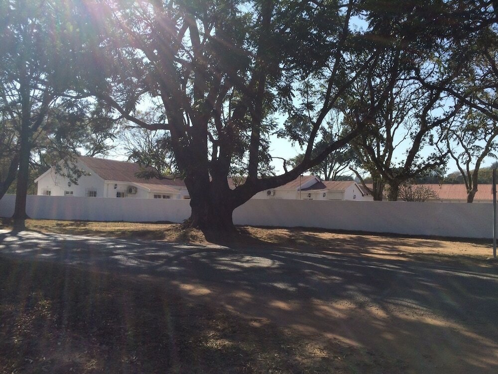 Фото Highlands Inn Hotel