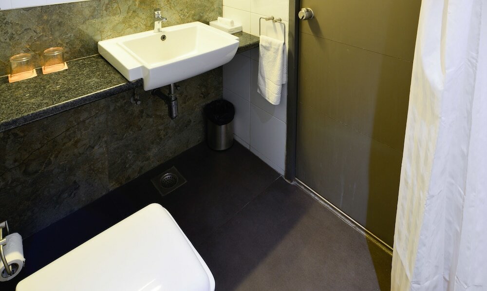 Фото Treebo swastik