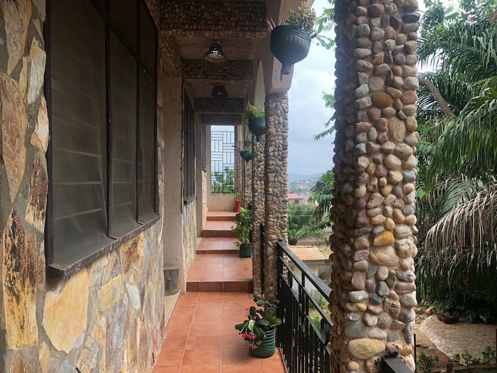 Фото Legassi Gardens Apartments