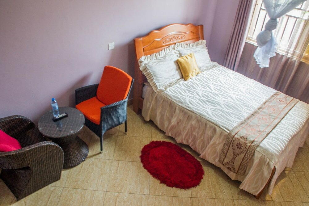 Фото Homely Nest Hotel