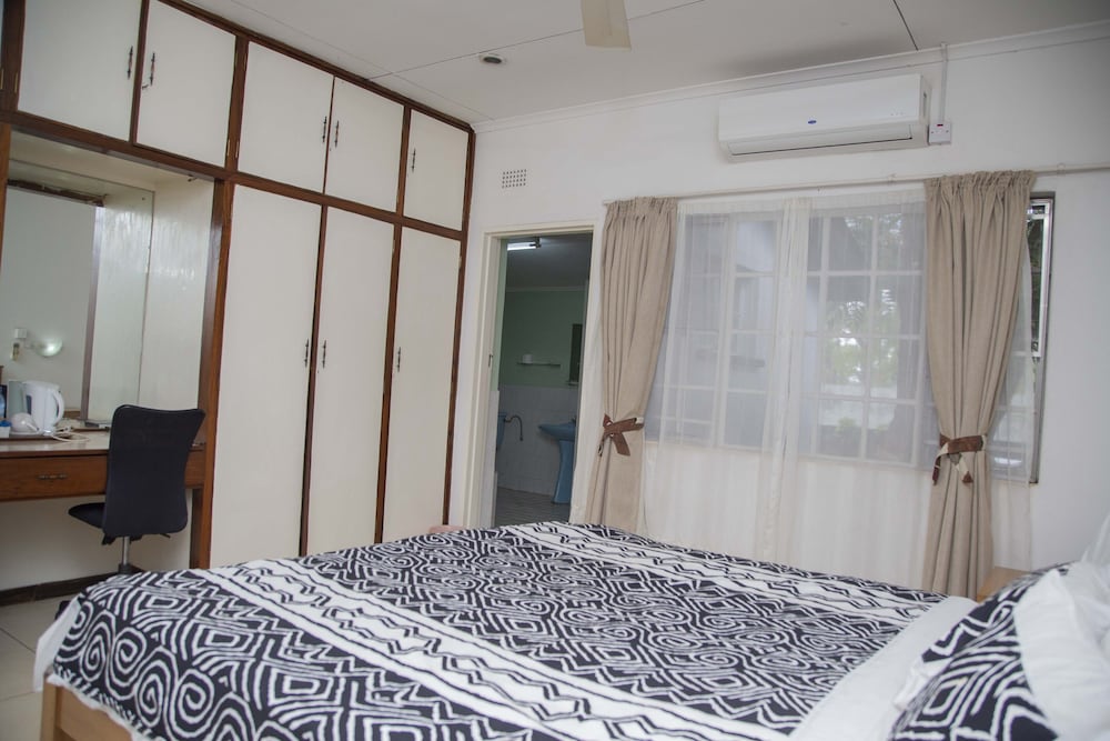 Фото Adlib Executive Lodge