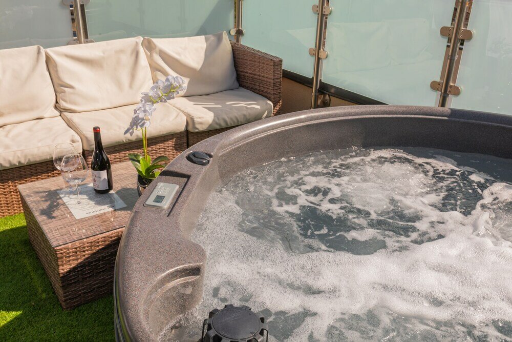 Фото Henge House, Penthouse Apartment