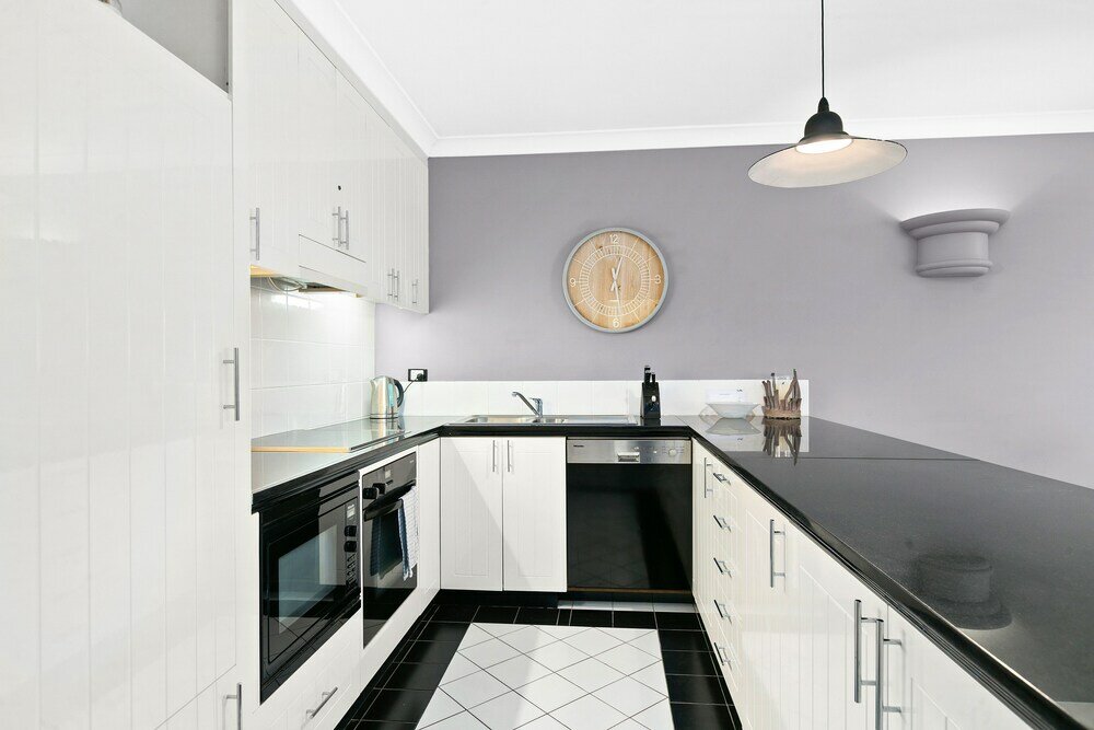 Фото Poolside Apt In Alamanda Beachfront Resort 41