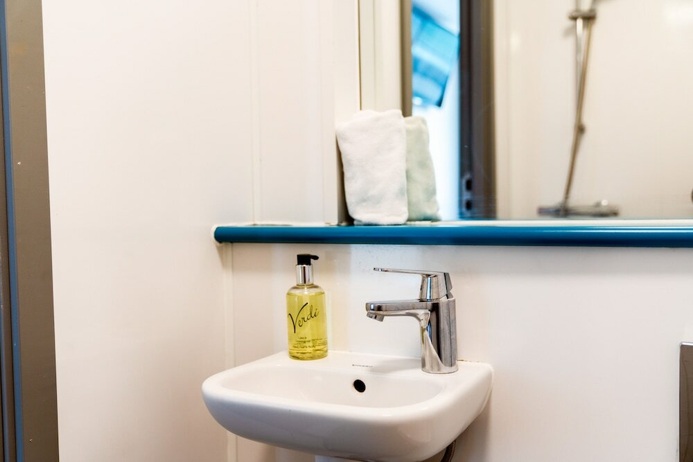 Фото EasyHotel London Croydon