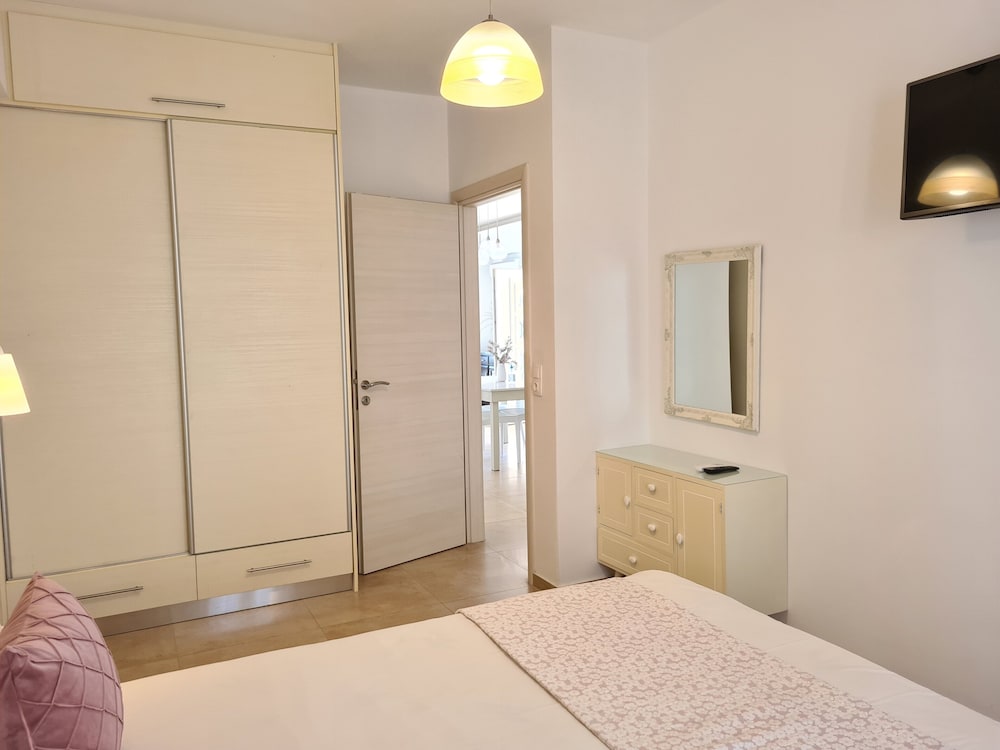 Фото Bella Mare Luxury Apartments