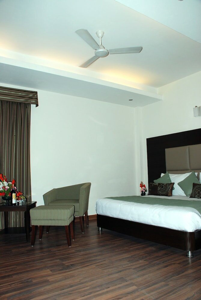 Фото Jht Hotel