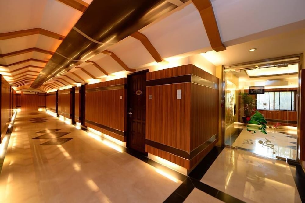 Фото Hotel Shwe Gone Daing