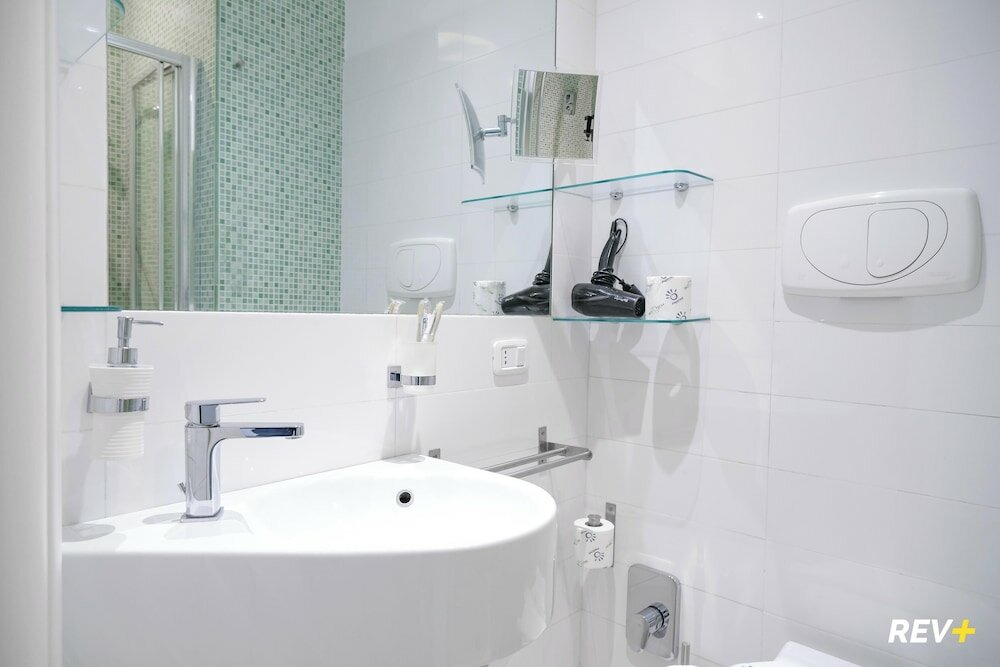 Фото Viale Giulio Cesare Guest House