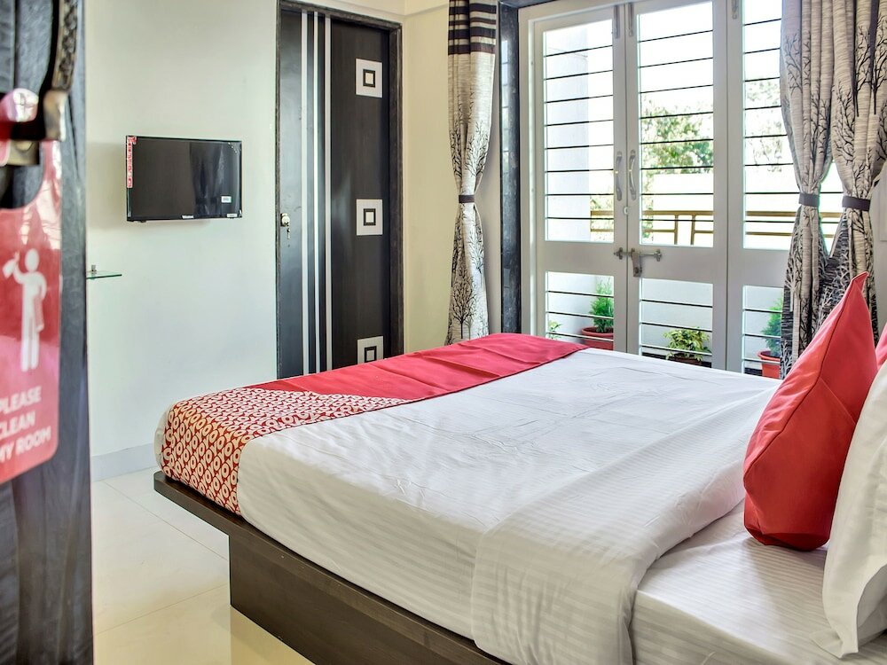 Фото Oyo 12042 Green Olives Apartments