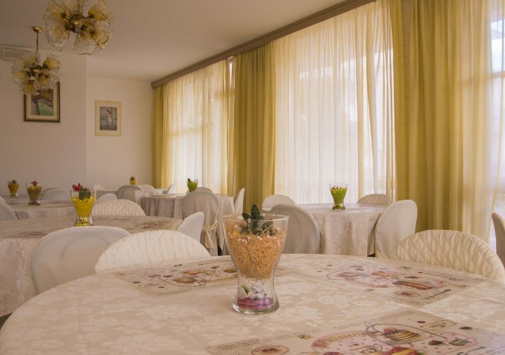 Фото Hotel Fucsia