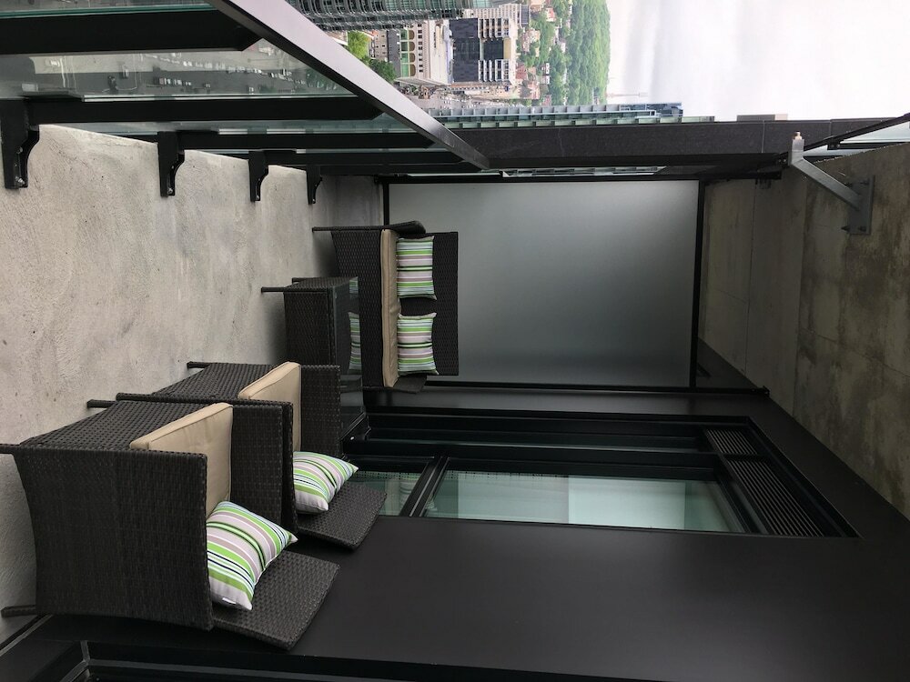 Фото Luxury home in downtown Montreal