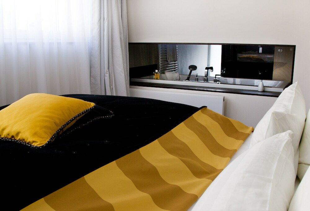 Фото Schlosshotel Bergzaberner Hof