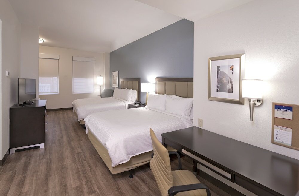 Фото Candlewood Suites Baltimore - Inner Harbor, an Ihg Hotel