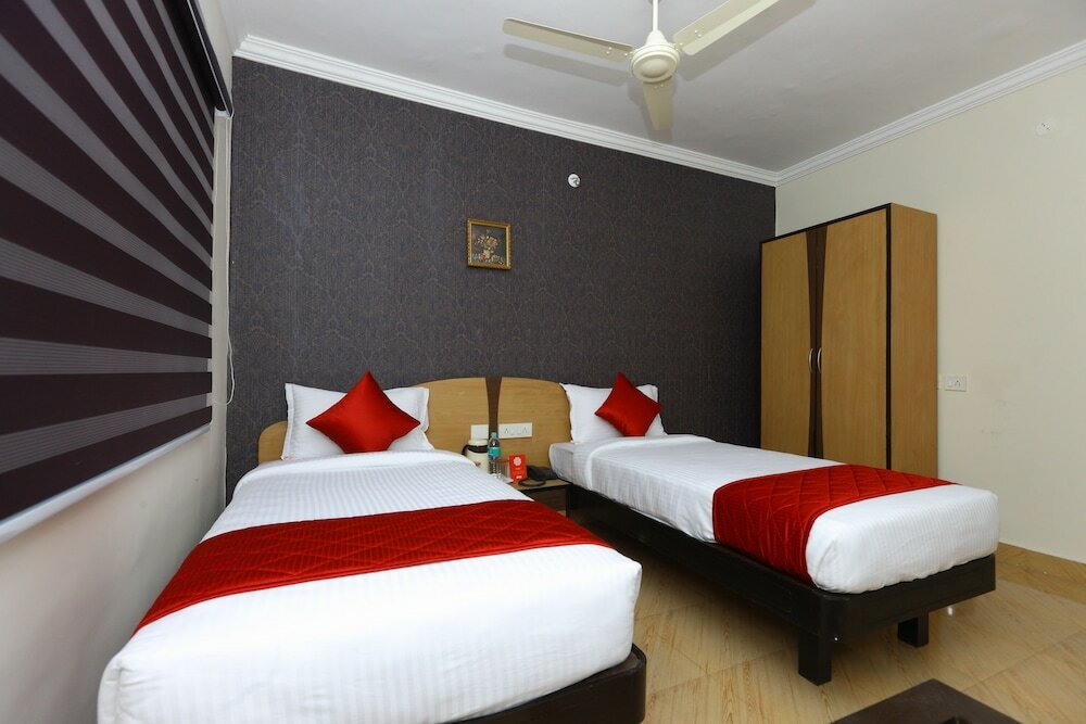 Фото Oyo 9372 Rich Inn