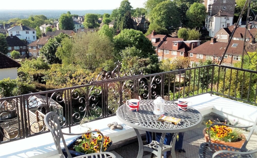 Фото Crystal Palace B&b