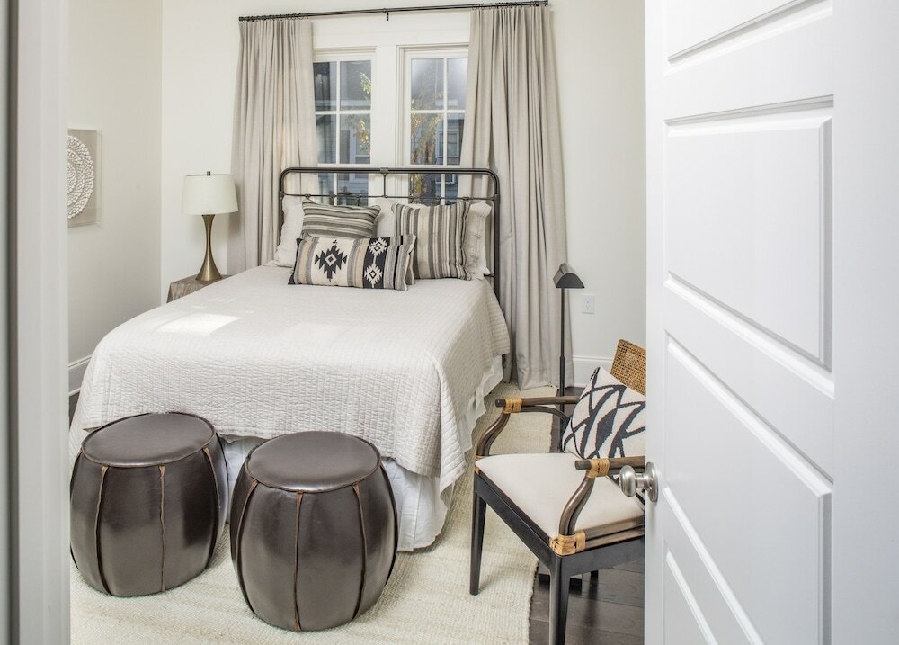 Фото The Louis Hotel