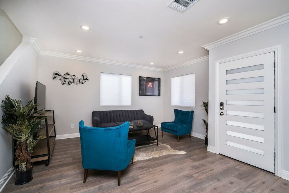 Фото Brand New Luxury 3bdr Townhome In Silver Lake