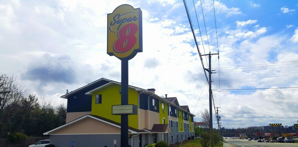 Фото Super 8 by Wyndham Richmond/Broad Street