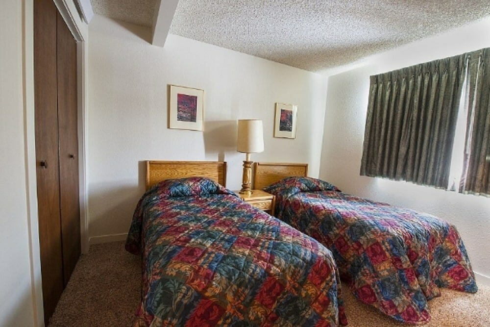 Фото Twin Rivers Condominiums by Alderwood Colorado Management