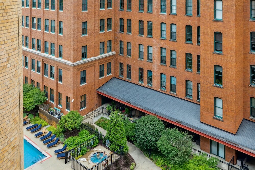 Фото Historic Loft Retreat With Pool