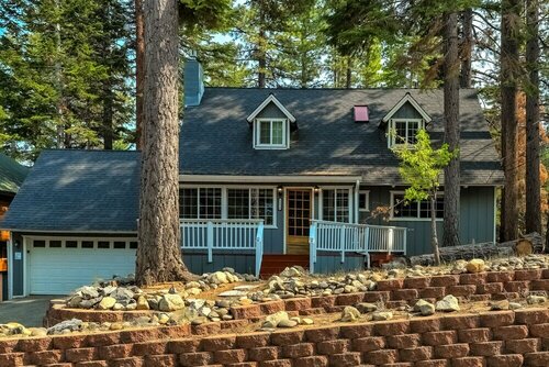 Гостиница Lone Pine Lodge