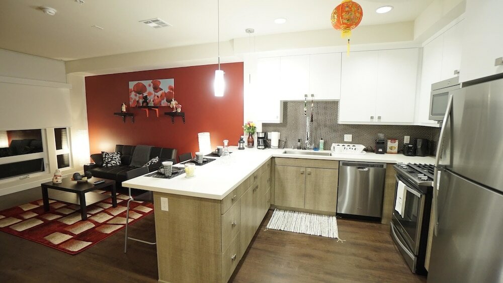 Фото New Lyfe Finest Luxury Apartment