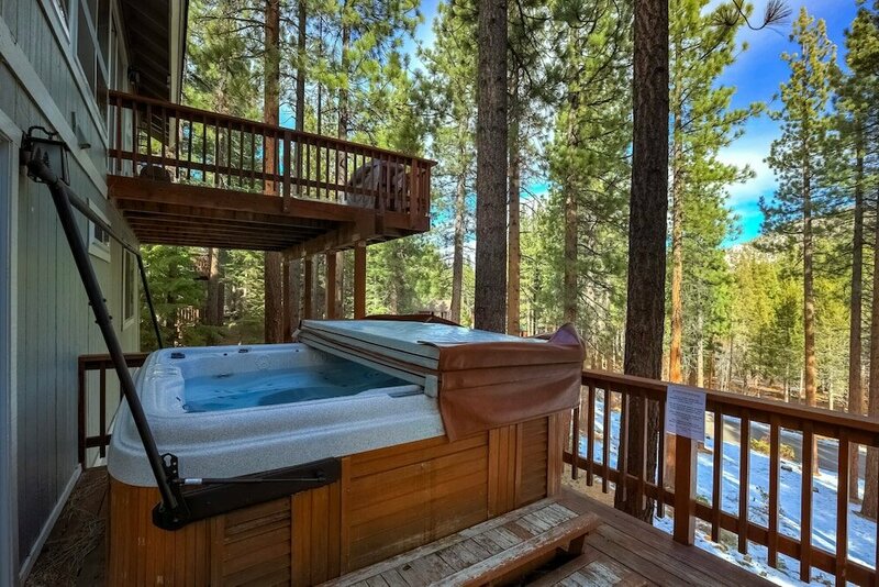 Гостиница Nestled Pines Retreat