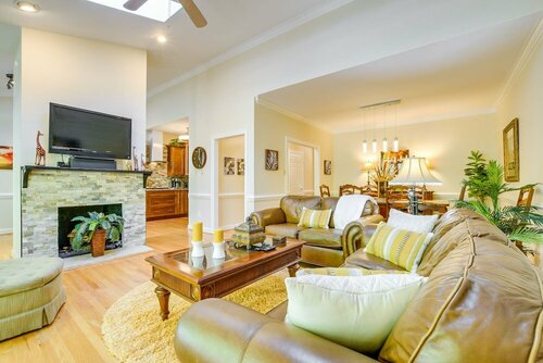 Гостиница North Raleigh Vacation Rental ~ 8 Mi to Downtown! в Роли