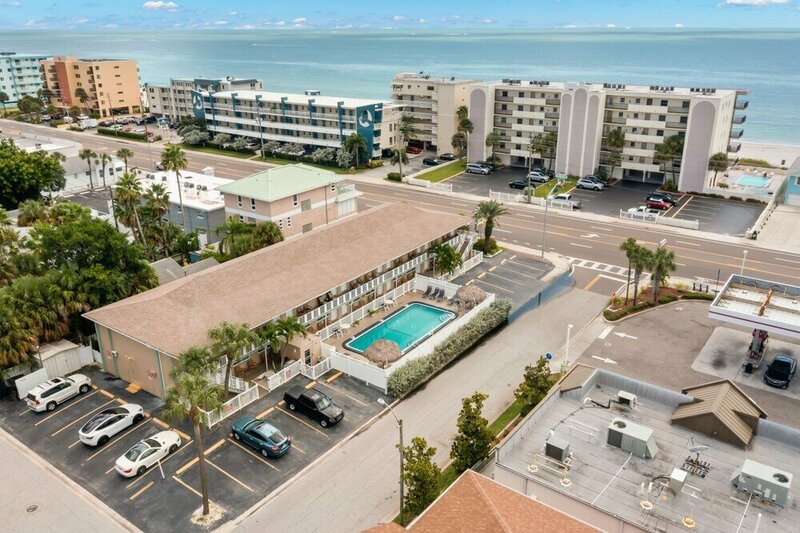 Гостиница Tropic Breezes № 4 в Сент-Питерсберге