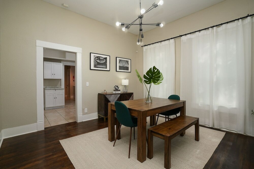 Фото Amazing Fully Fenced Home Only 5 Mins From Downtown