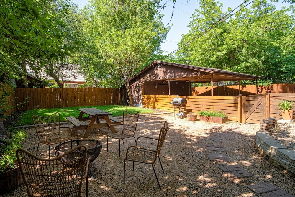 Фото Close to Famous Attractions With Hot Tub and Fire Pit