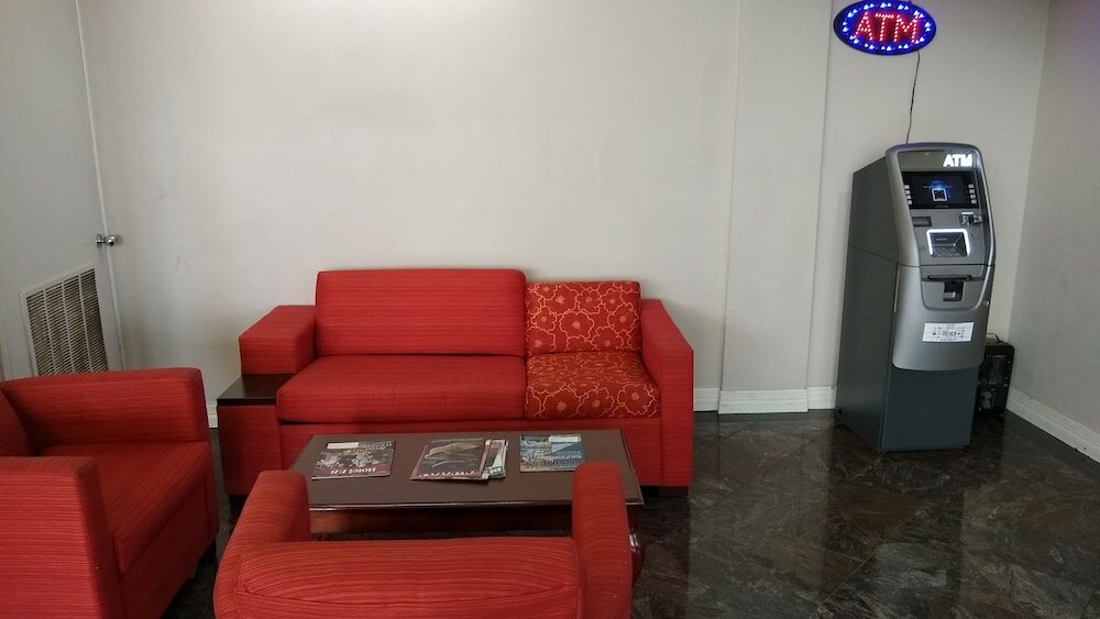 Фото Econo Lodge Inn & Suites West - Energy Corridor