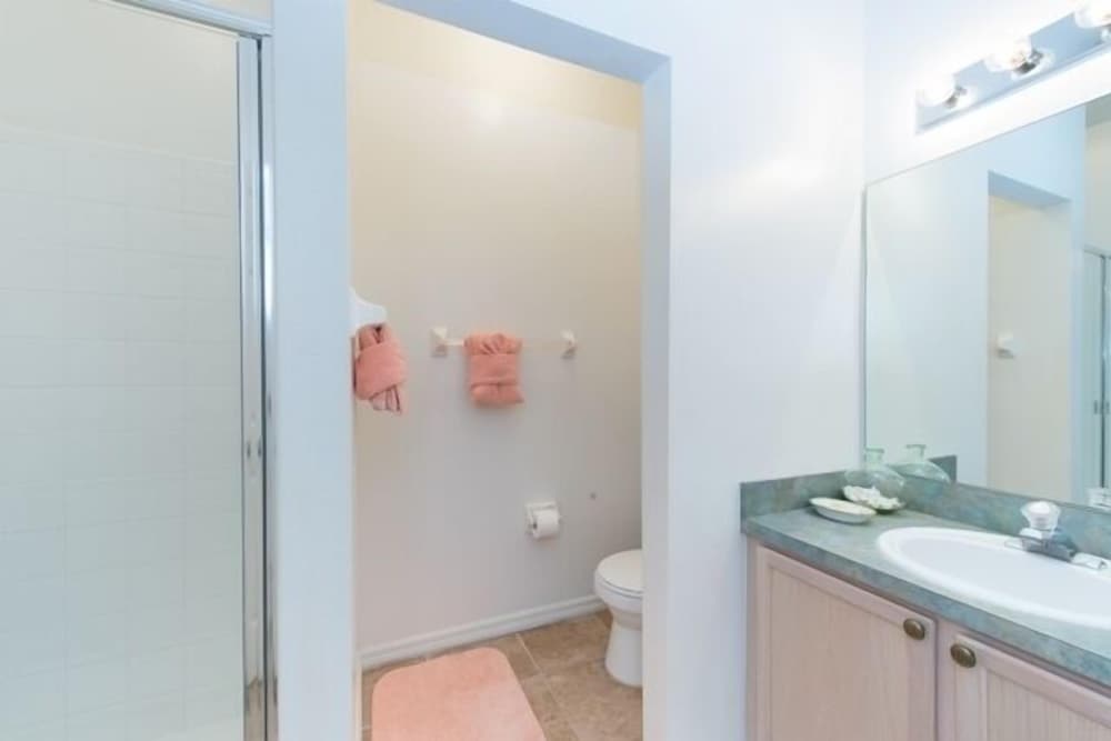 Фото Ov3252 - Hampton Lakes - 5 Bed 4 Baths Villa