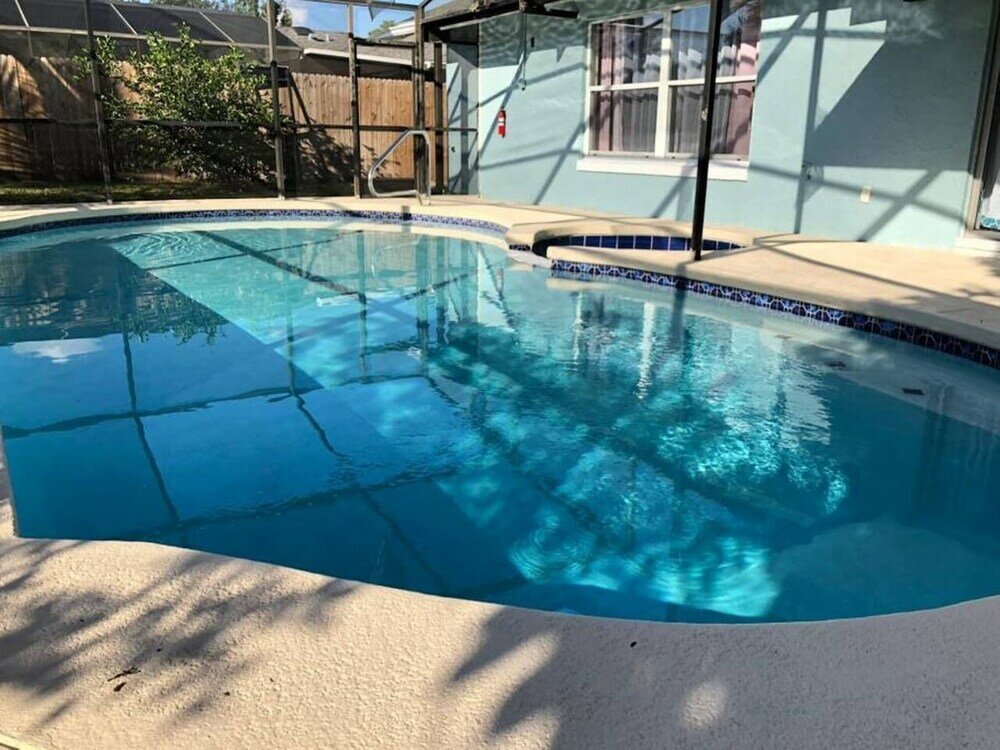 Фото Parsley · New! Luxury, Near Disney & Universal. Sleep 9