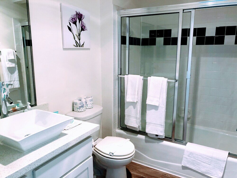 Фото Luxury Suites - Heart of Beverly Hills