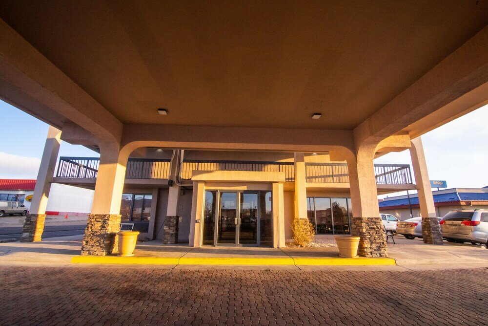 Фото Travelodge by Wyndham Pueblo