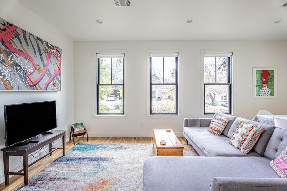 Фото East Side Modern