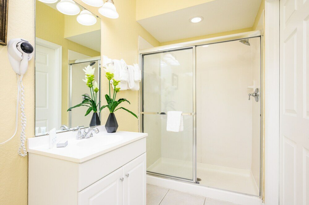 Фото Vista Cay Resort Direct Townhomes by Millennium Management