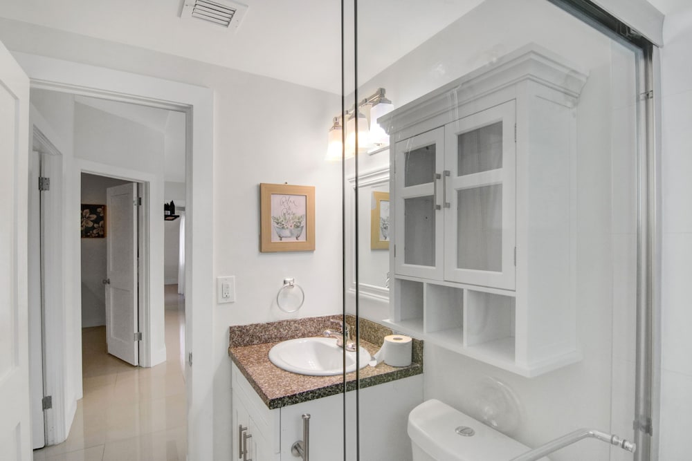 Фото Waterfront Oasis