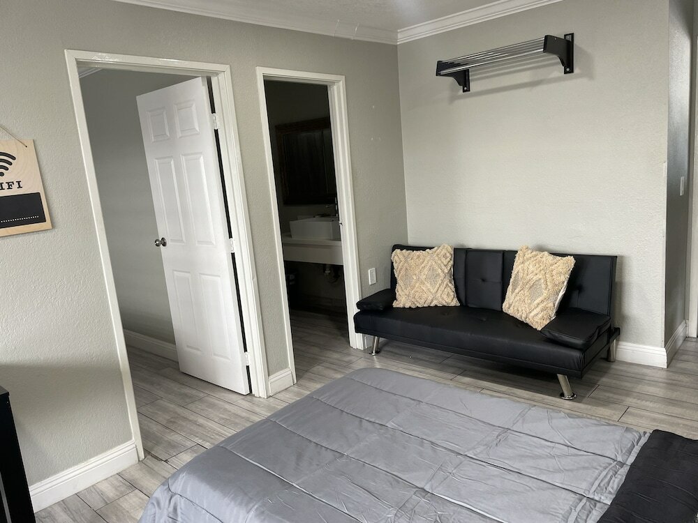 Фото Cabana Inn & Suites