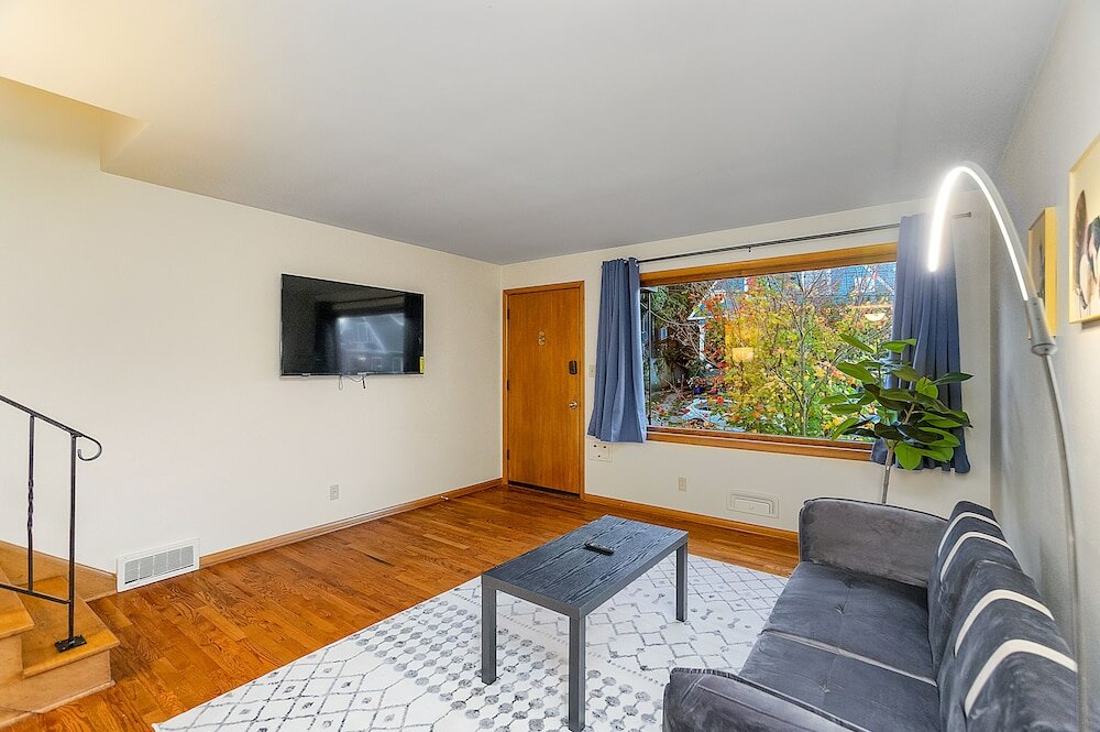 Фото Seattle's Peach Crow 87 Walkscore