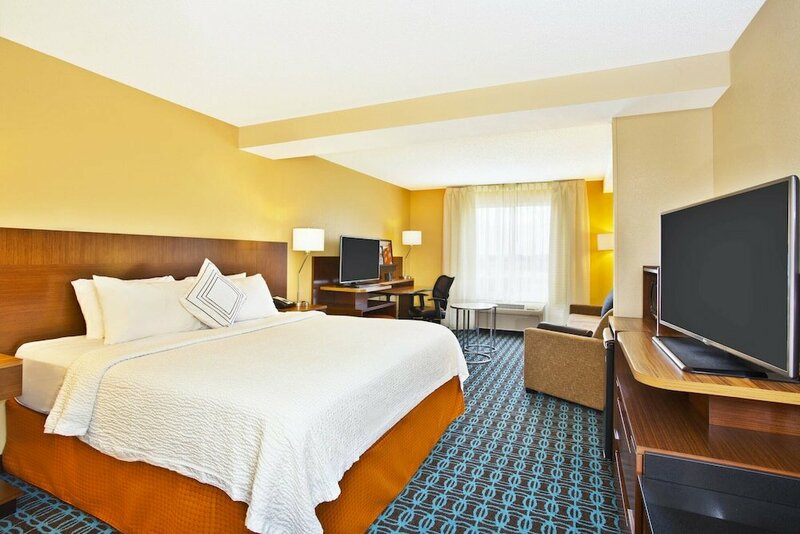 Гостиница Fairfield Inn & Suites by Marriott Madison West/Middleton в Миддлтоне