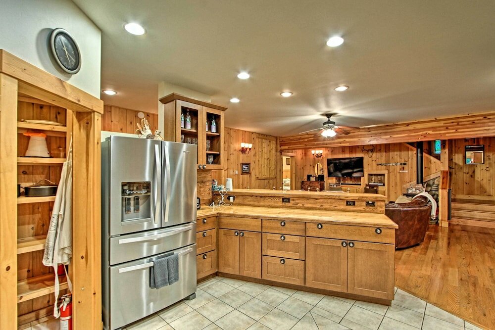 Фото Cabin + Studio: 5 Mi to Mt Rainier Nat'l Park