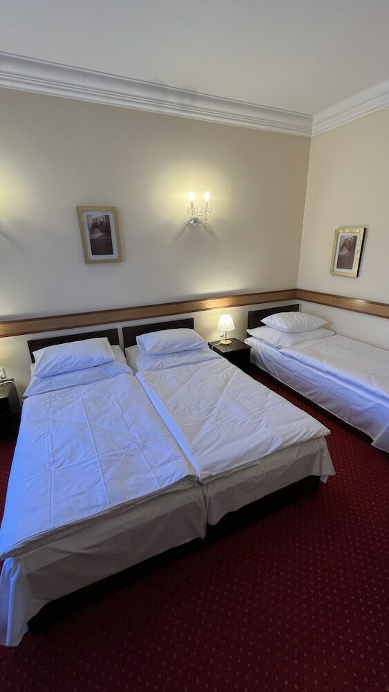 Фото Fleur De Lis Hotel