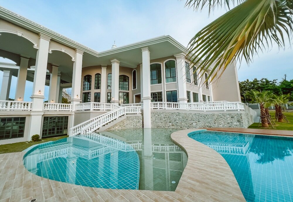 Фото Grand Lord Hotel& Residence