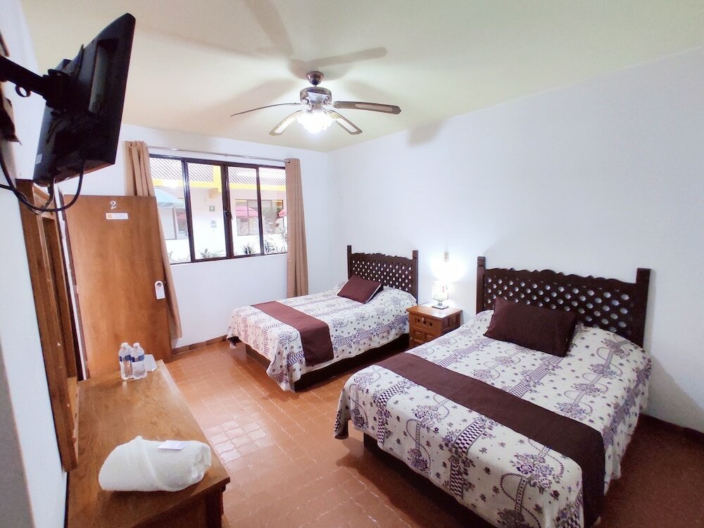 Фото отеля 2