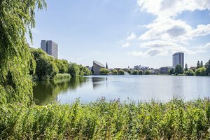 Гостиница By the Lakes apartments - Into This Place