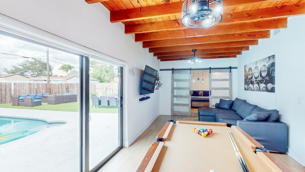 Фото Villa Camila 5br Luxury Home with Pool