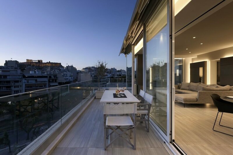 Гостиница Lux 2 Br Penthouse with Acropolis View в Афинах