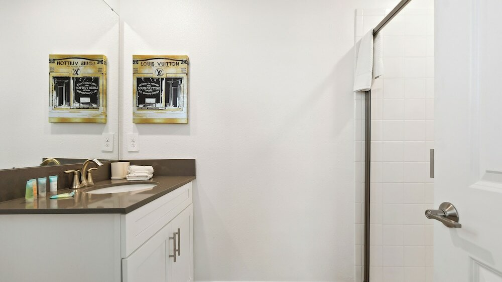 Фото Storey Lake Pool Villa 4327